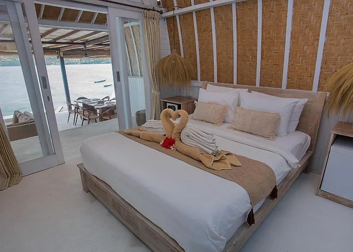 Aquavista Ceningan 4* レンボンガン島